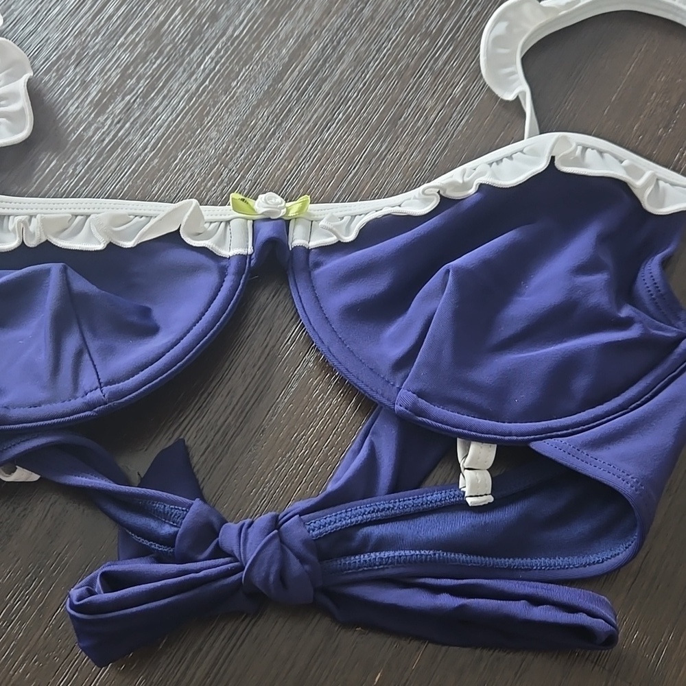 Edikted Kellie Navy Bikini Set Size Medium - Picture 10 of 13